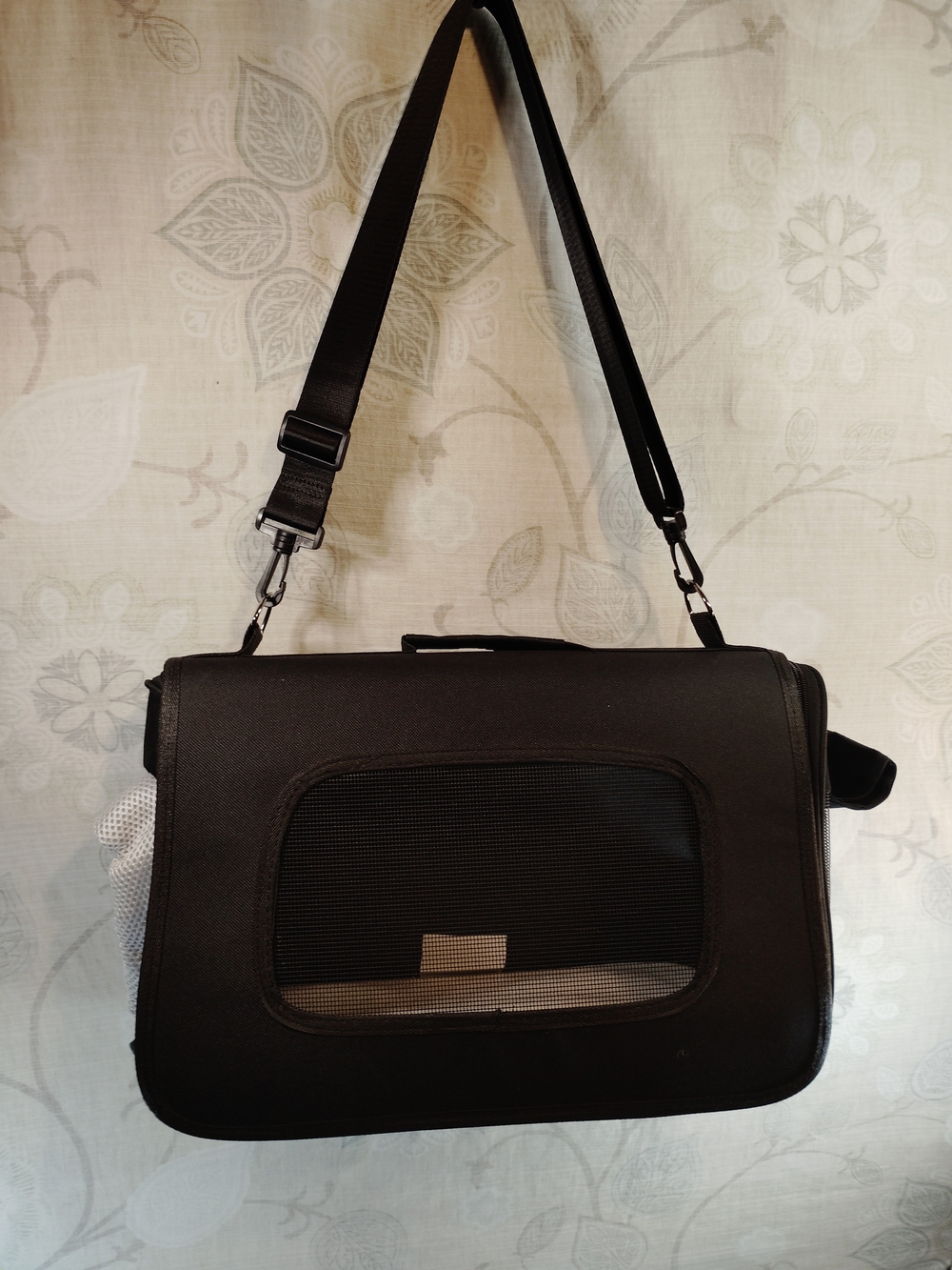 Wyatt Black Pet Carrier Bag with Adjustable Shoulder Strap